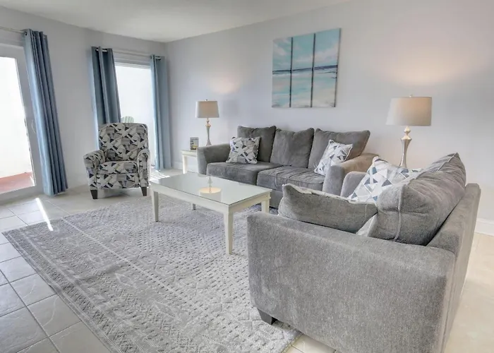 El Matador 455 - Gulf Front With Views Of The Gulf And Pool - Includes Seasonal Beach Service!