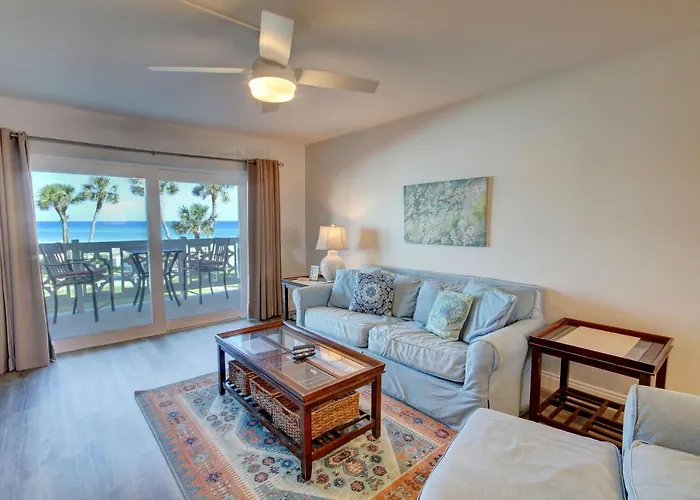 El Matador 427 - Gulf Front With Views Of The Gulf And Pool - Includes Seasonal Beach Service!