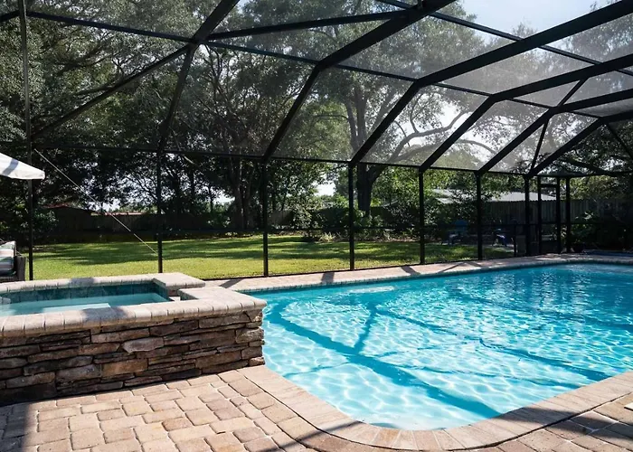 Cozy Coastal Haven-Private Pool & Outdoor Kitchen