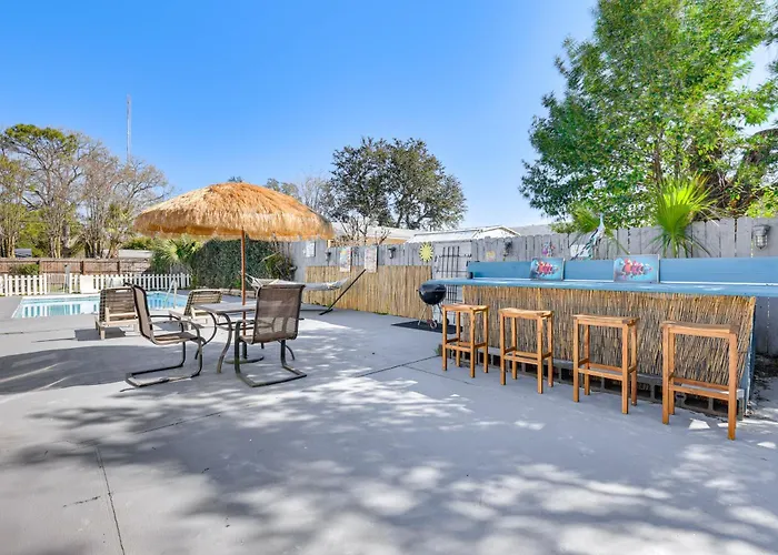 Fort Walton Home With Shared Pool - 2 Mi To Beach!