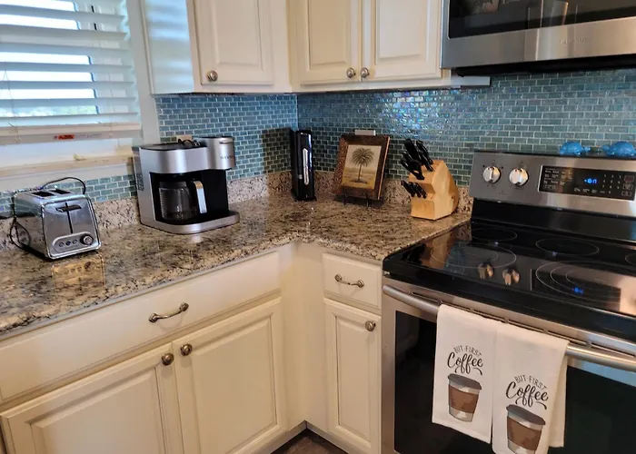 Beach Condo On Okaloosa Island Emerald Isle 6Th Floor 2 Bedrooms And Murphy Bed