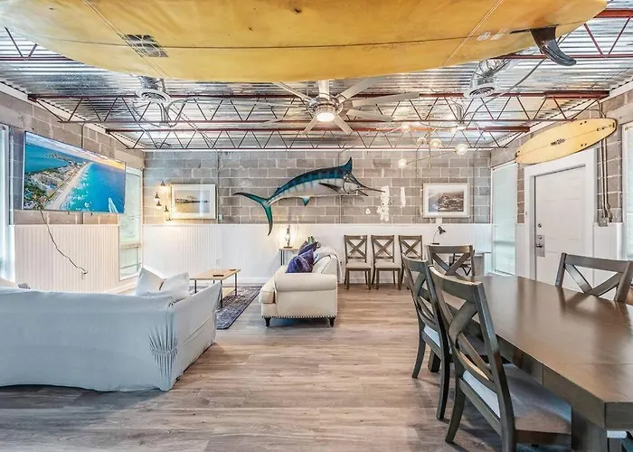 Livin Right Surf Loft: Pickleball, Basketball, Close To The Fun