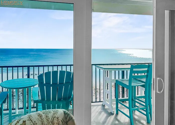 So 706 - Top Floor Updated 3Bdr Beachfront Condo!