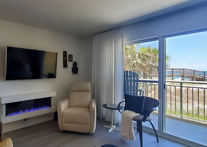 Pelican Isle 102