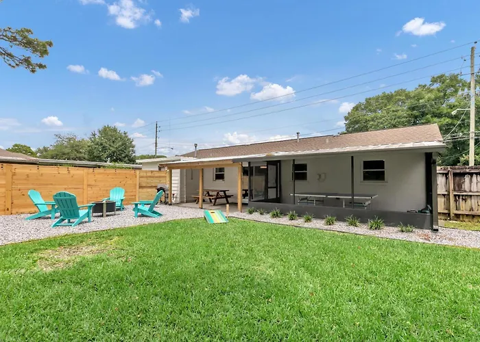 Memorial House - Ping Pong, Grill, Arcade, Beach!