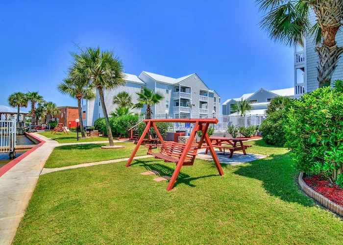 Hermitage By The Bay 305