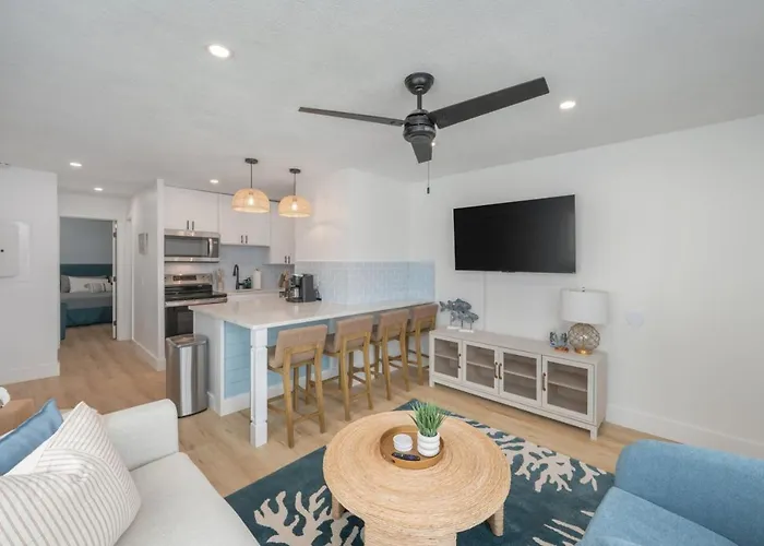 Beachfront Stay With Pool Access Bluefish 4