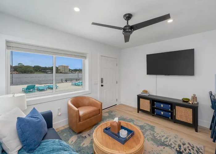 Beachfront Stay With Pool Access Bluefish 5