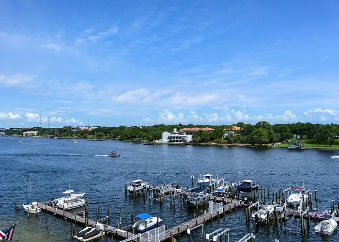Palm Court Yacht Club 604 Sound View & Beach Access