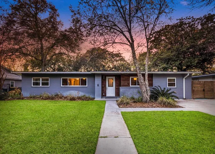 4Br W Private Pool & Fire Pit - 2 Mi To Beach