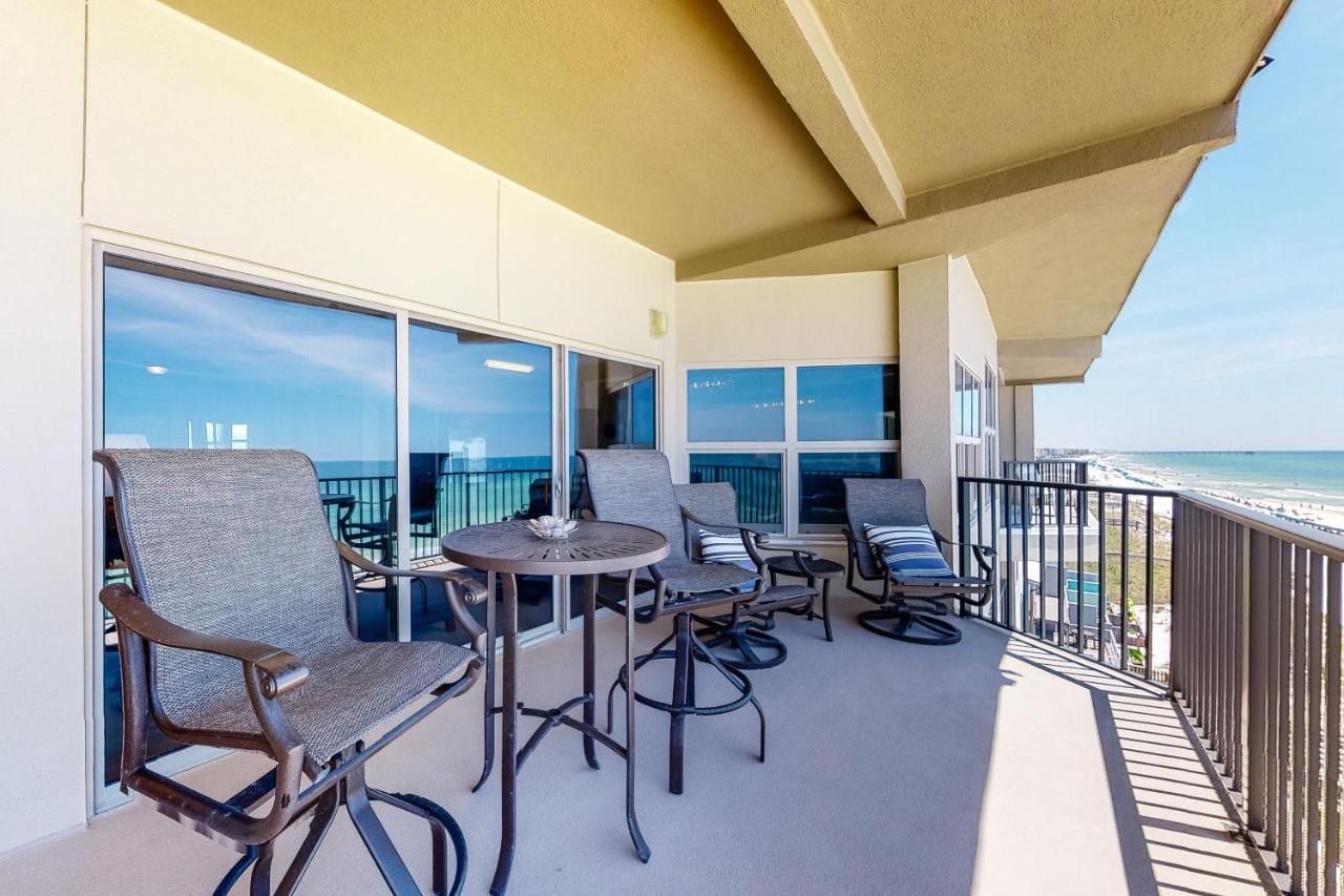 Apartment Emerald Towers West Penthouse 6002 *