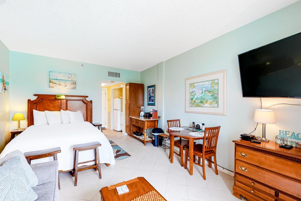 Pirates Bay Iii Apartment