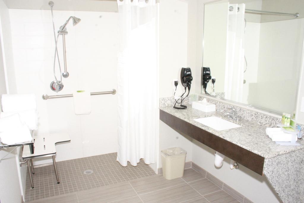 Hotel Fairfield & By Marriott Walton Hurlburt Area