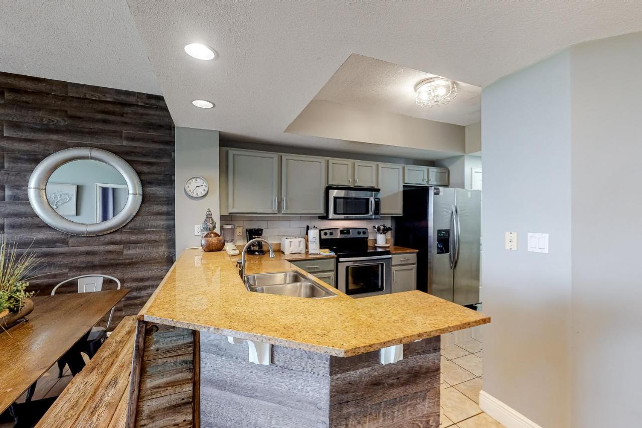 Water's Edge 118 Apartment