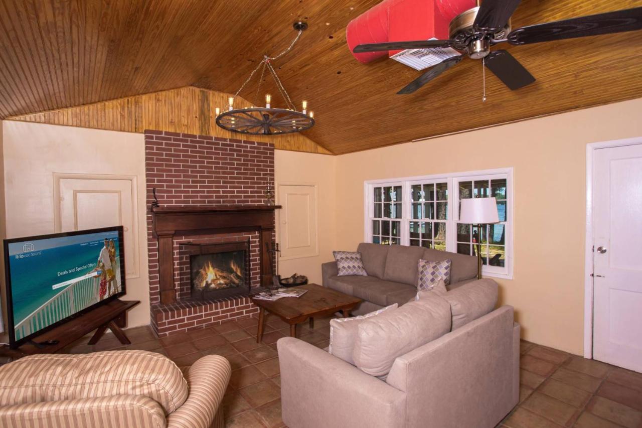 421 Eastview Drive Holiday home