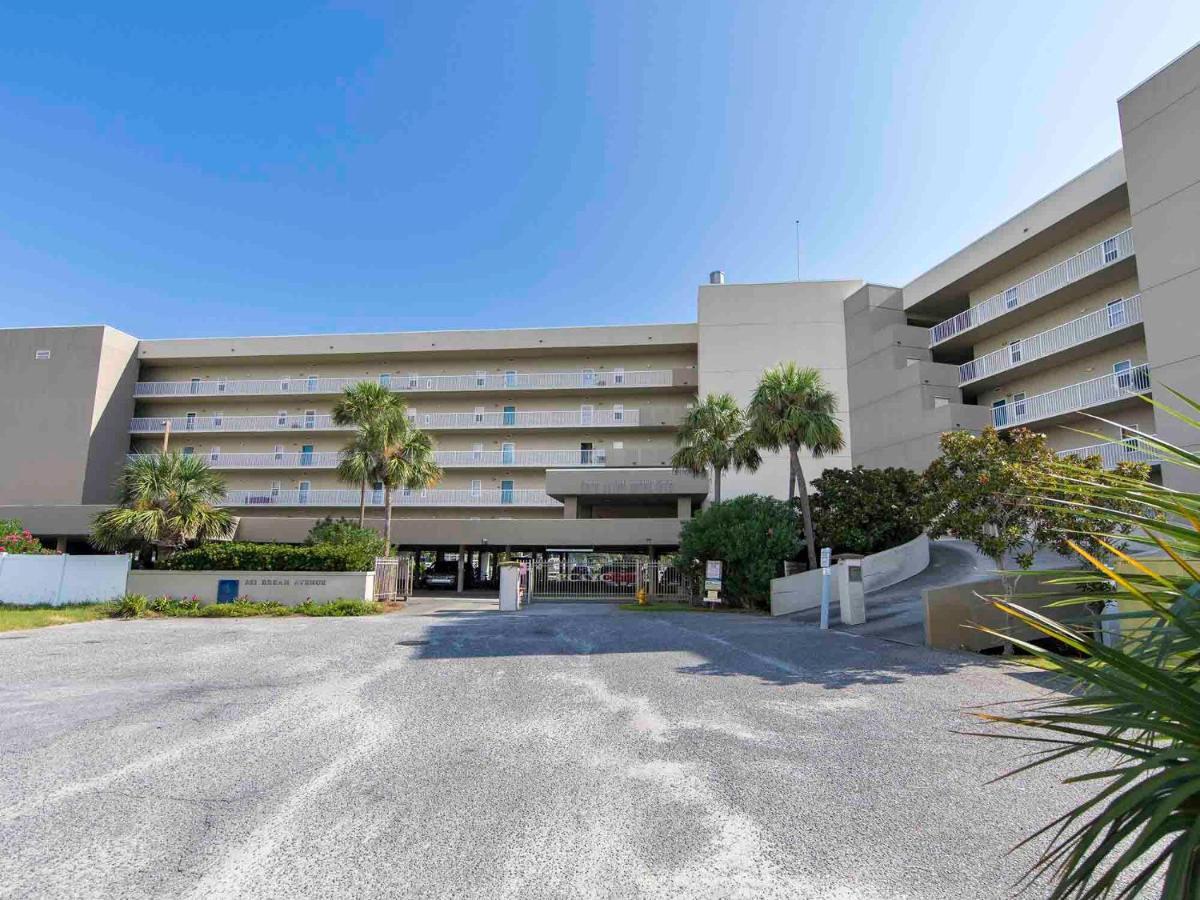 Palm Court Yacht Club #308 Apartment