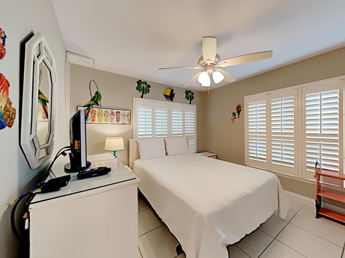 Sea Oats #201 Apartment *