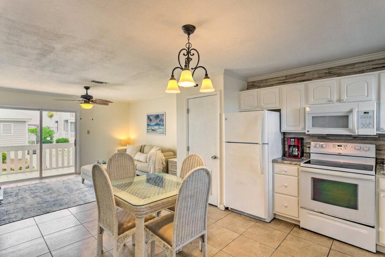 Apartment Walton Walk To Local Beach!