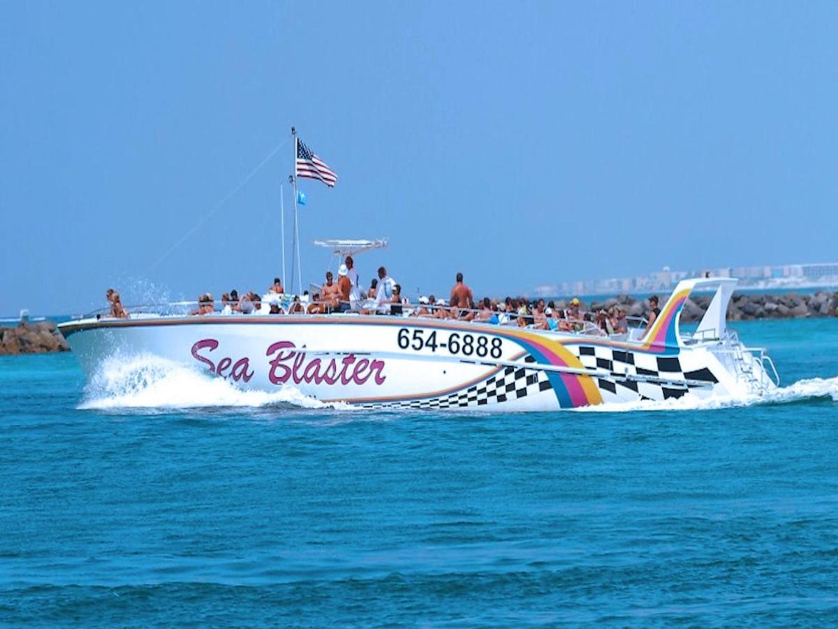 Pelican Isle 301 *