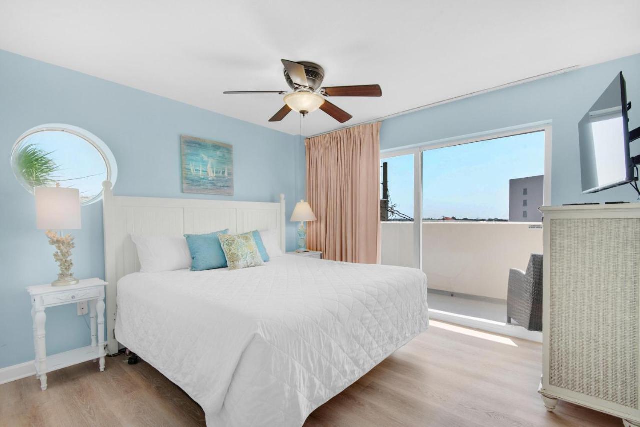 Pelican Isle 301 Holiday home