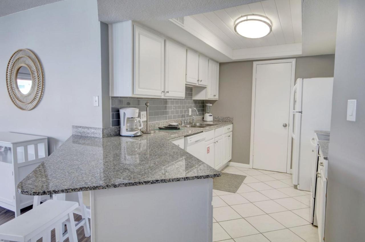 El Matador 454 - Beautiful Views Of The Gulf And Pool - Includes Seasonal Service! Holiday home