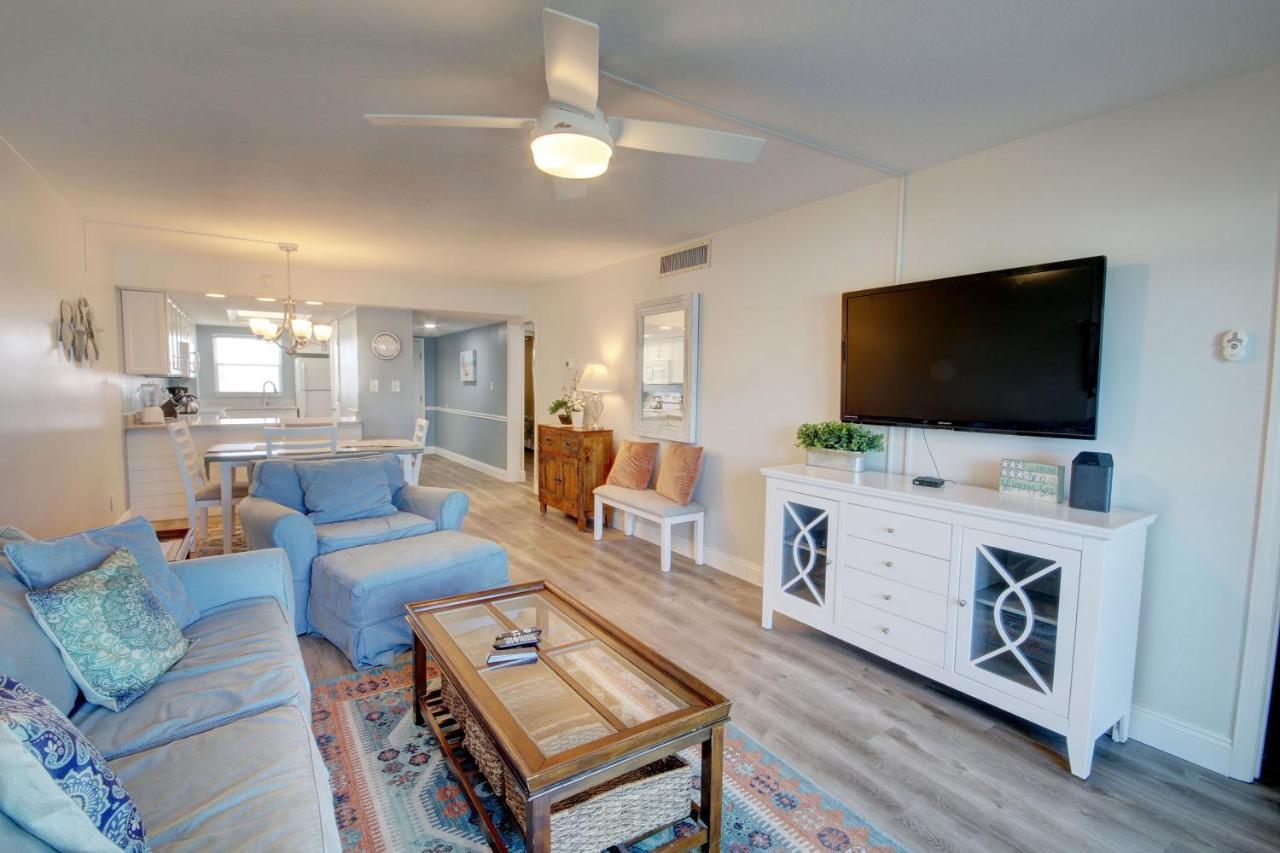El Matador 427 - Gulf Front With Views Of The Gulf And Pool - Includes Seasonal Service! Fort Walton Beach