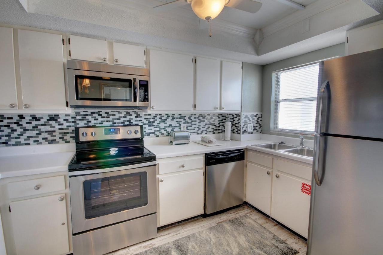 El Matador 451 - Walk Right Out To The Pool And The Beach! * Fort Walton Beach