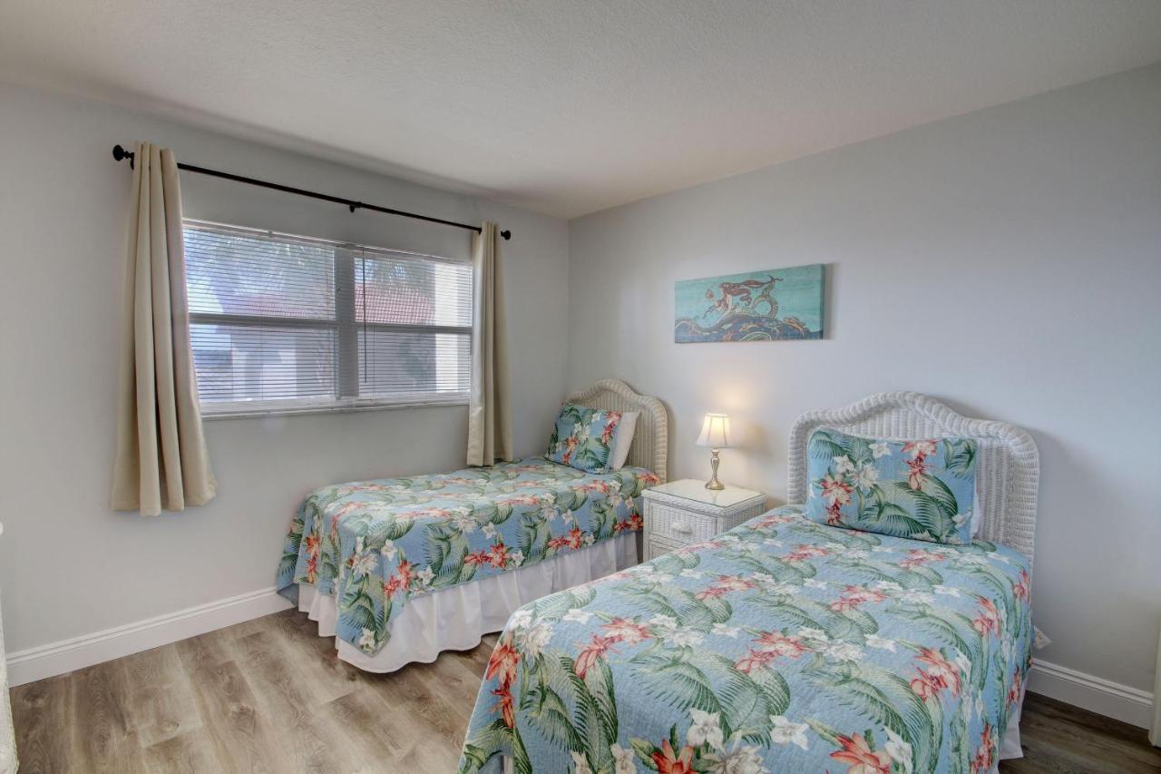 El Matador 427 - Gulf Front With Views Of The Gulf And Pool - Includes Seasonal Service! Holiday home