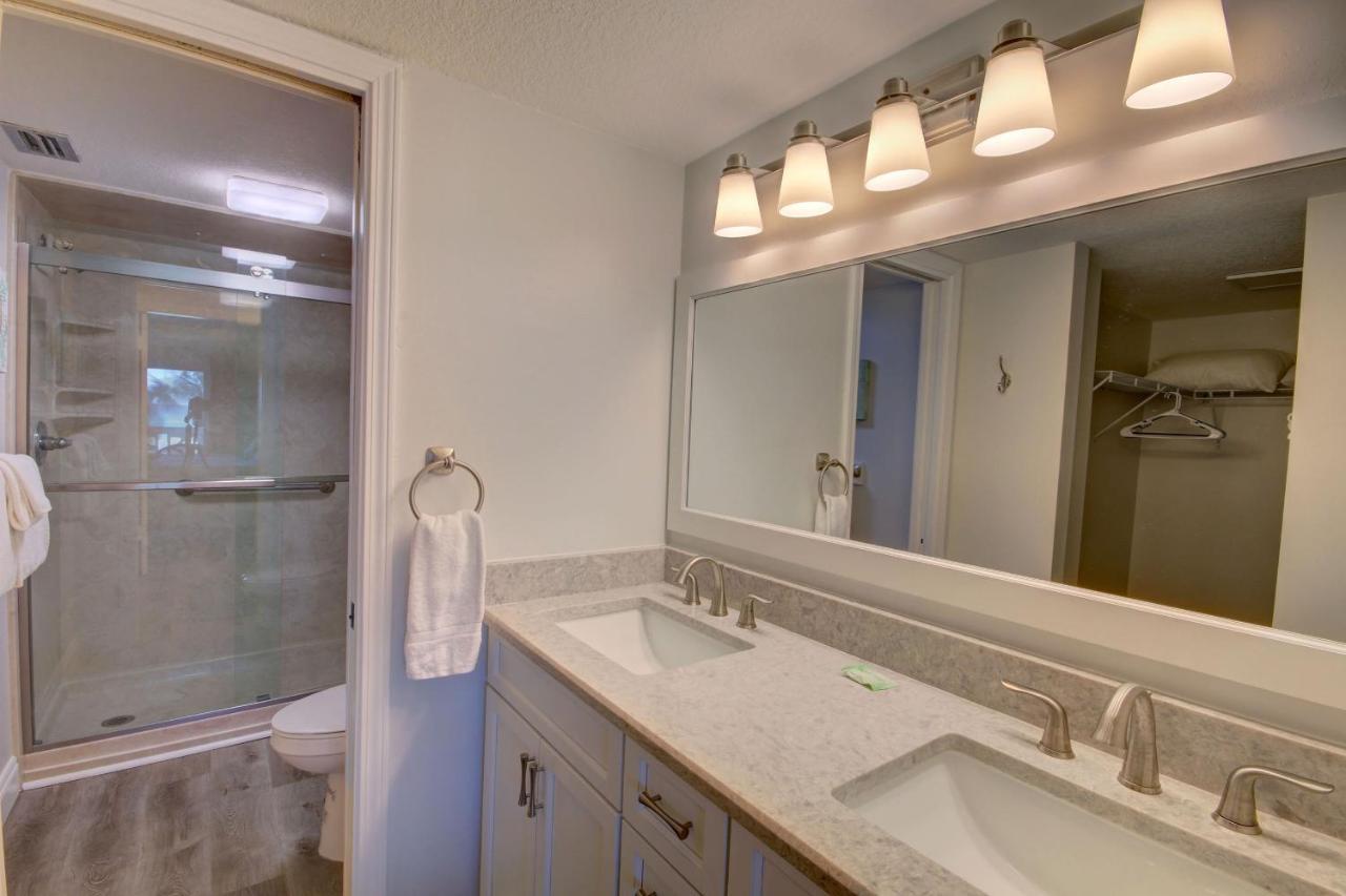 El Matador 427 - Gulf Front With Views Of The Gulf And Pool - Includes Seasonal Service! Holiday home *