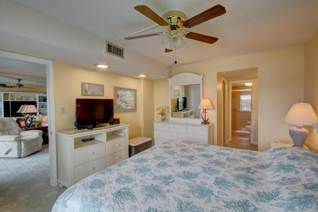 El Matador 563 - Great Unit On The 6th Floor With Beautiful Views Of The Sound! *
