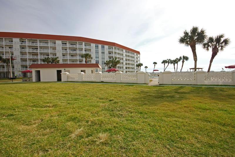 El Matador 416 - Walk Right Out To The Pool And The Beach!