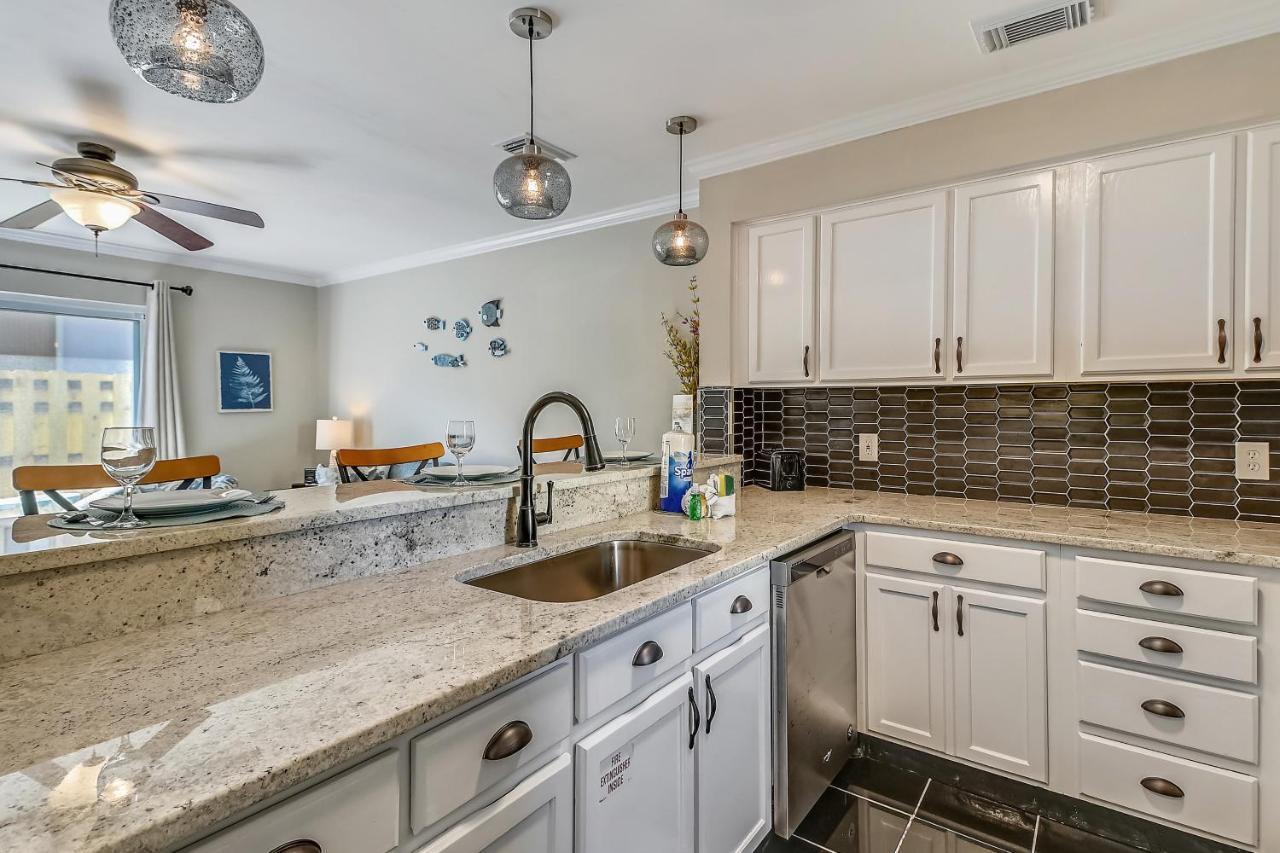 1br Townhouse On Okaloosa Island - 5 Min Walk To Beach! Near Restos! * Fort Walton Beach