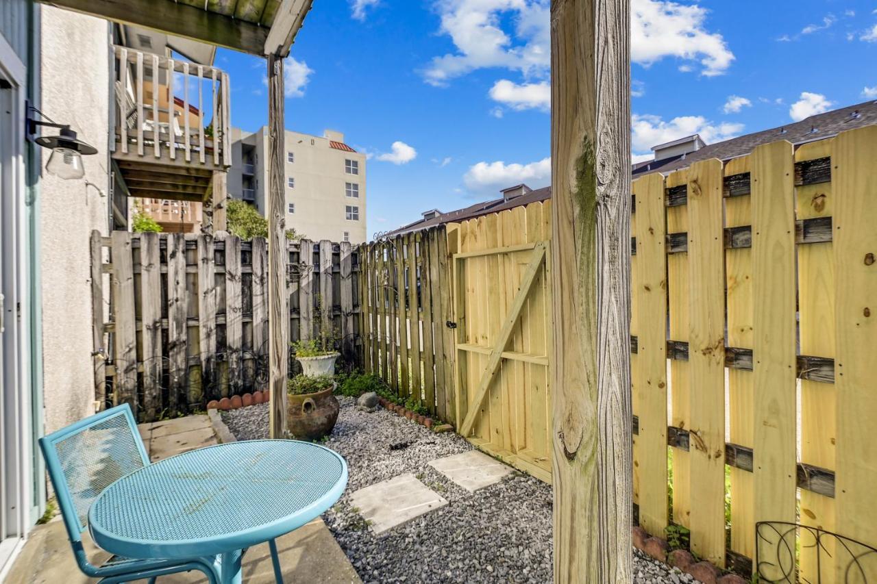 1br Townhouse On Okaloosa Island - 5 Min Walk To Beach! Near Restos! Apartment Fort Walton Beach