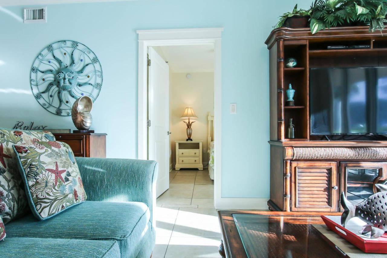Incredible Poolside Waterscape A108 Courtyard Walk-out Fort Walton Beach