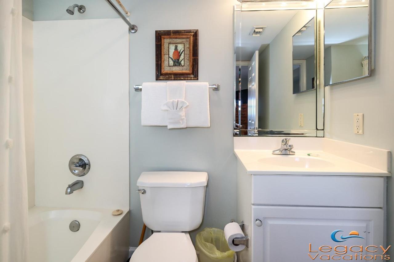 Pi 304 - Beachfront - Sleeps 6 - Beach Service - Great Family Getaway!