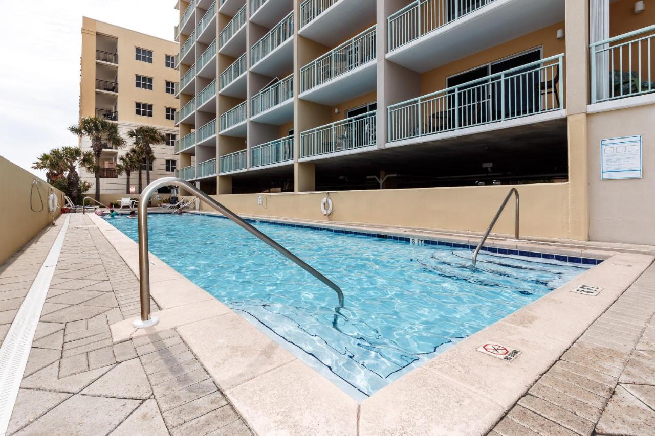 Pi 304 - Beachfront - Sleeps 6 - Beach Service - Great Family Getaway! Apartment