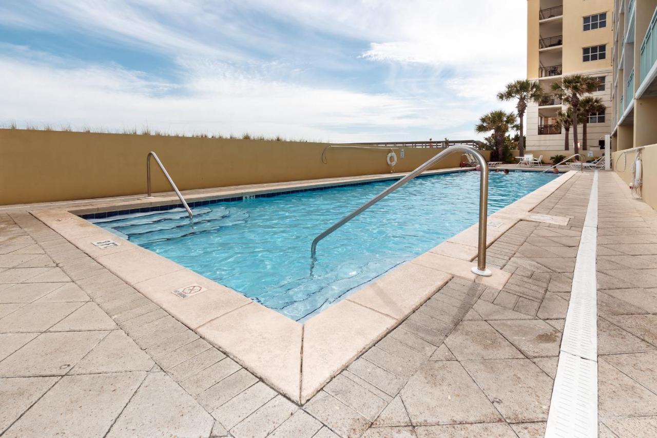 Pi 304 - Beachfront - Sleeps 6 - Beach Service - Great Family Getaway! Apartment Fort Walton Beach