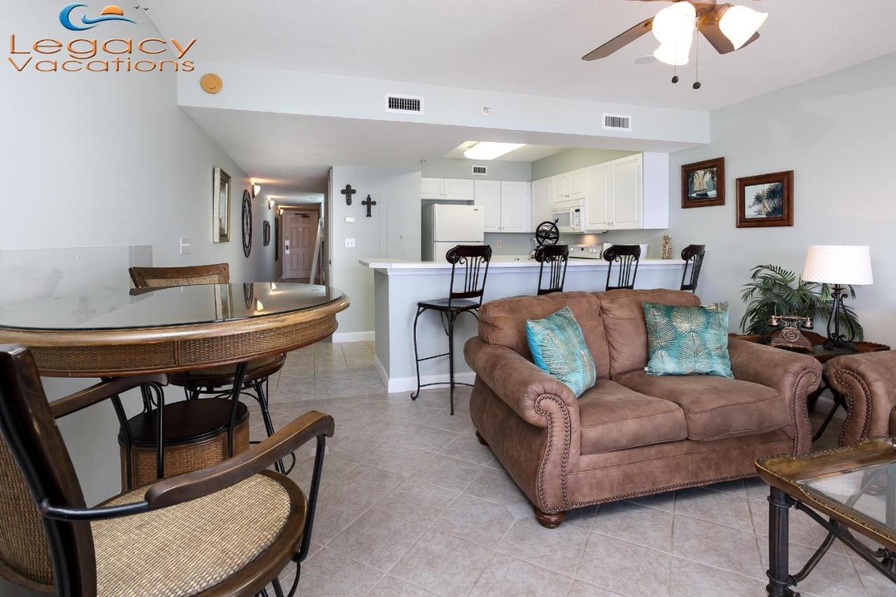 Apartment Pi 304 - Beachfront - Sleeps 6 - Beach Service - Great Family Getaway! *