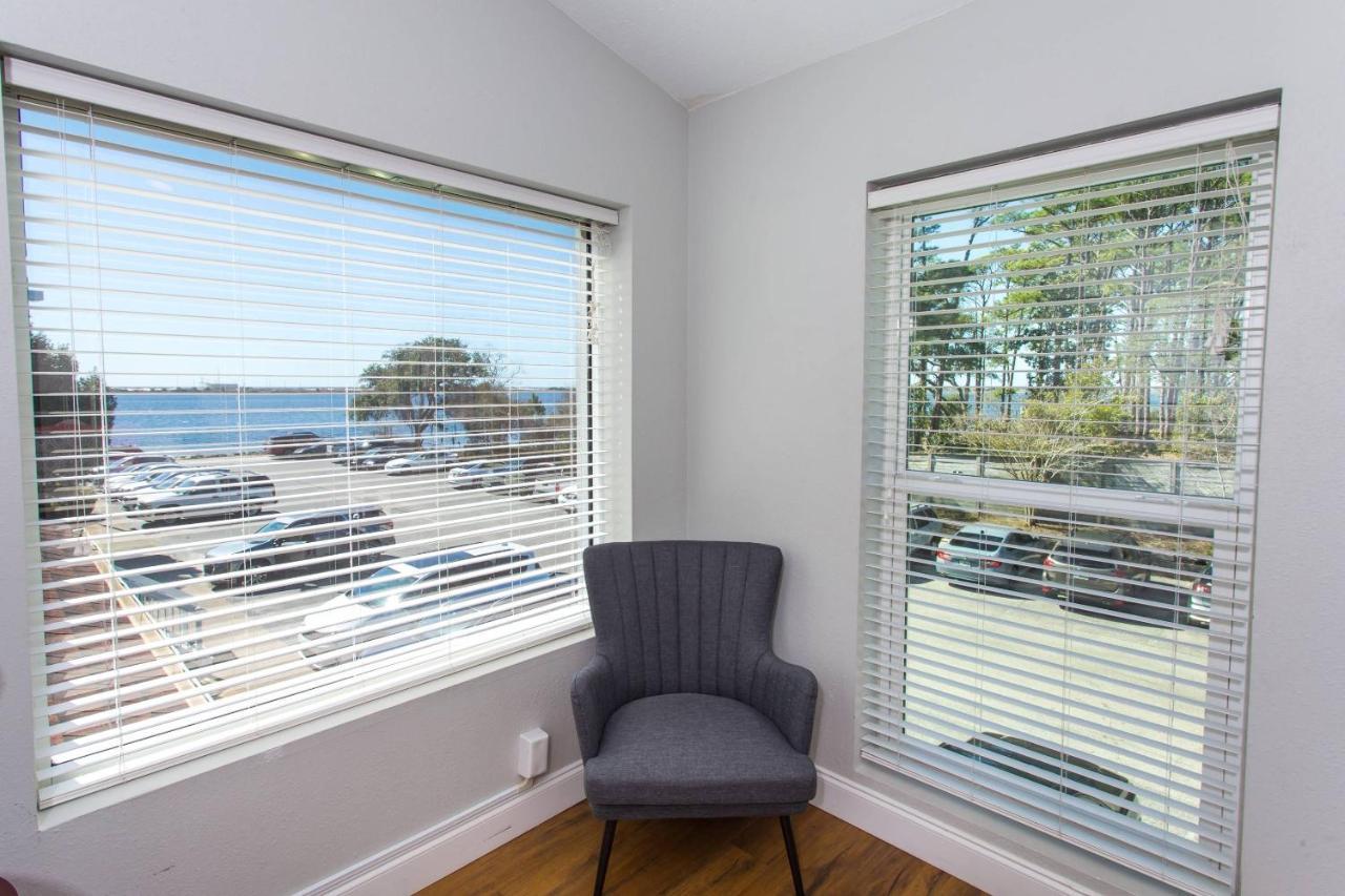 Cozy Retreat-348 Miracle Strip Pkwy Sw, 8a, Ft Walton Bch, Fl 32548 Holiday home *