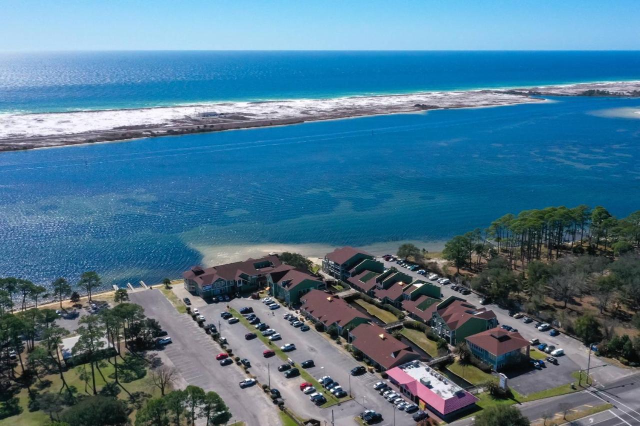 Cozy Retreat-348 Miracle Strip Pkwy Sw, 8a, Ft Walton Bch, Fl 32548 Holiday home *