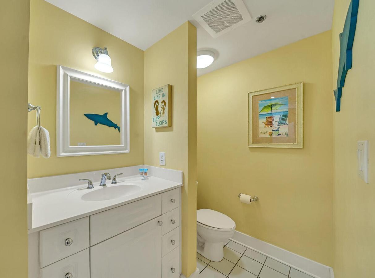 Apartment Sunny Daze Will Brighten Your Let The Sun Shine In Waterscape C502
