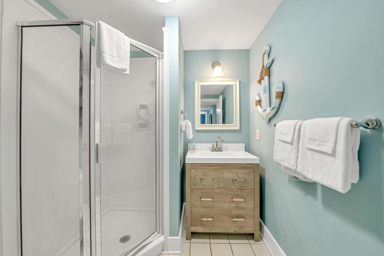 Apartment Incredible Courtyard Pools And Gulf Views Waterscape C506 Sleeps 10