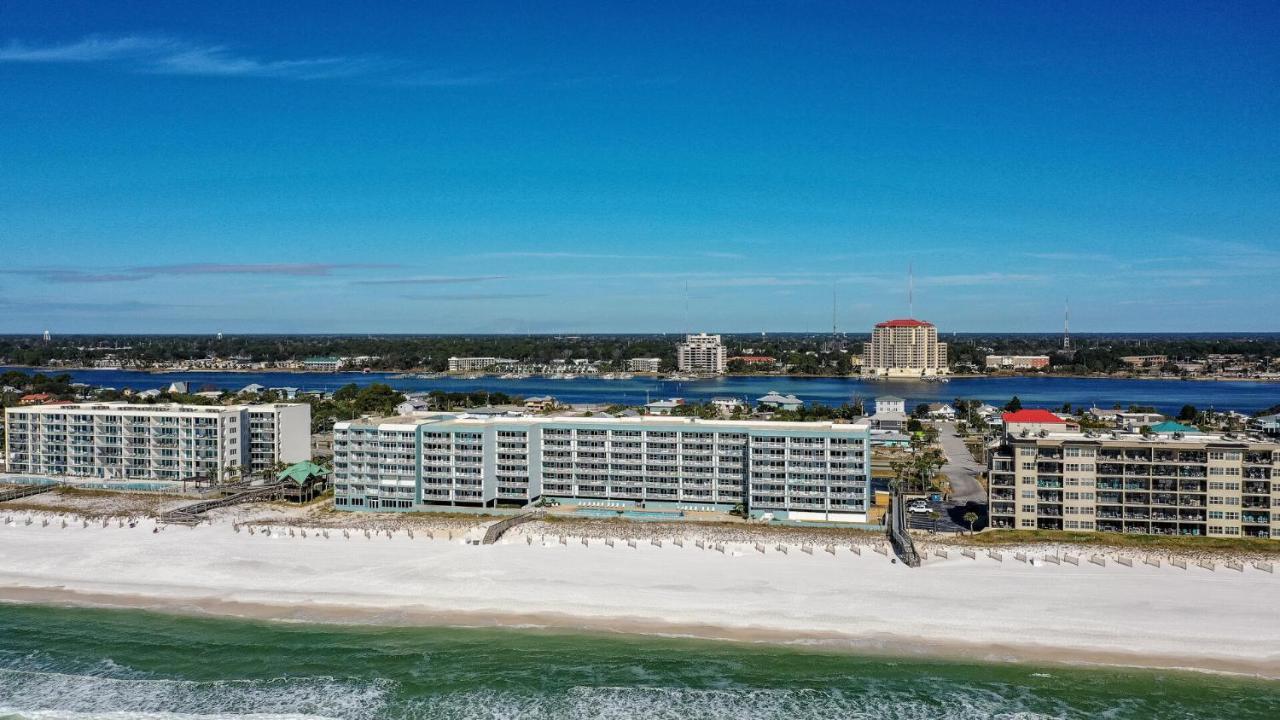 Secret Agents Welcome Gulf Views At The Islander 7007