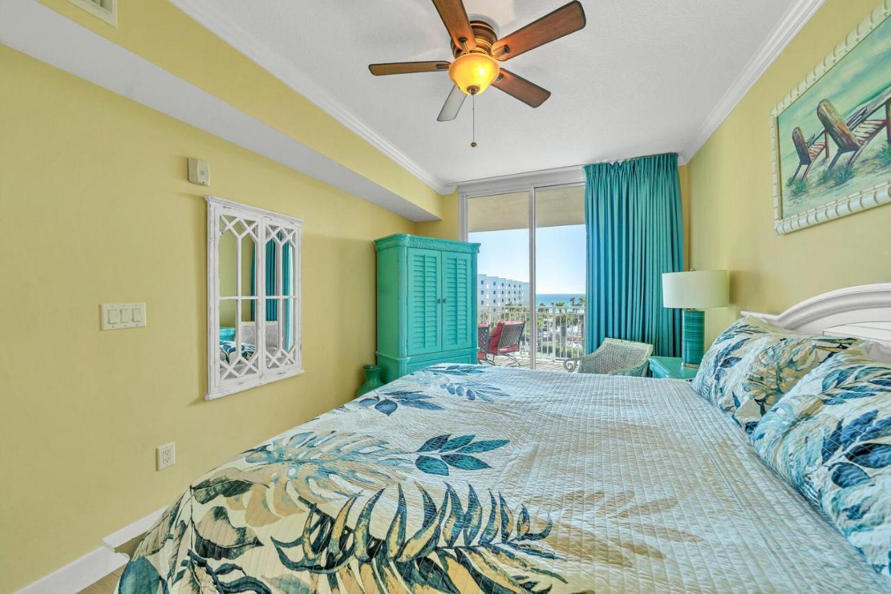 Apartment Sunny Daze Will Brighten Your Let The Sun Shine In Waterscape C502