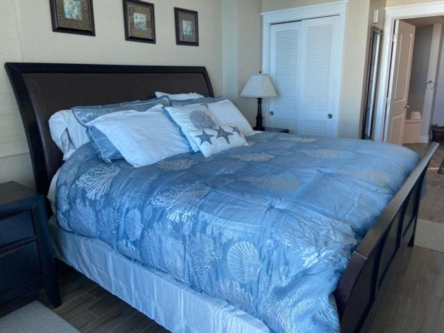 Gorgeous Gulf And Courtyard Views Rise Above It Waterscape A612 Fort Walton Beach