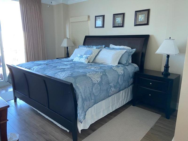 Gorgeous Gulf And Courtyard Views Rise Above It Waterscape A612 Apartment