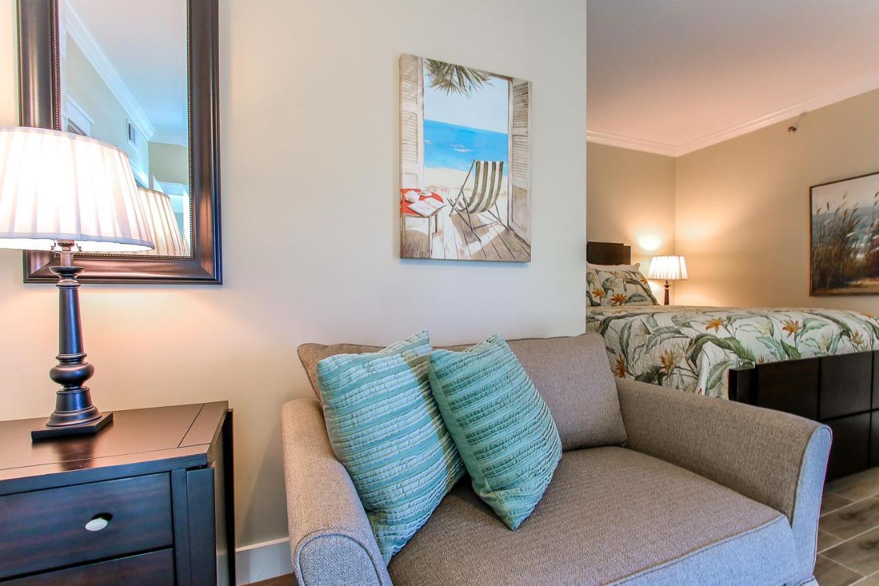 Gorgeous Gulf And Courtyard Views Rise Above It Waterscape A612 * Fort Walton Beach