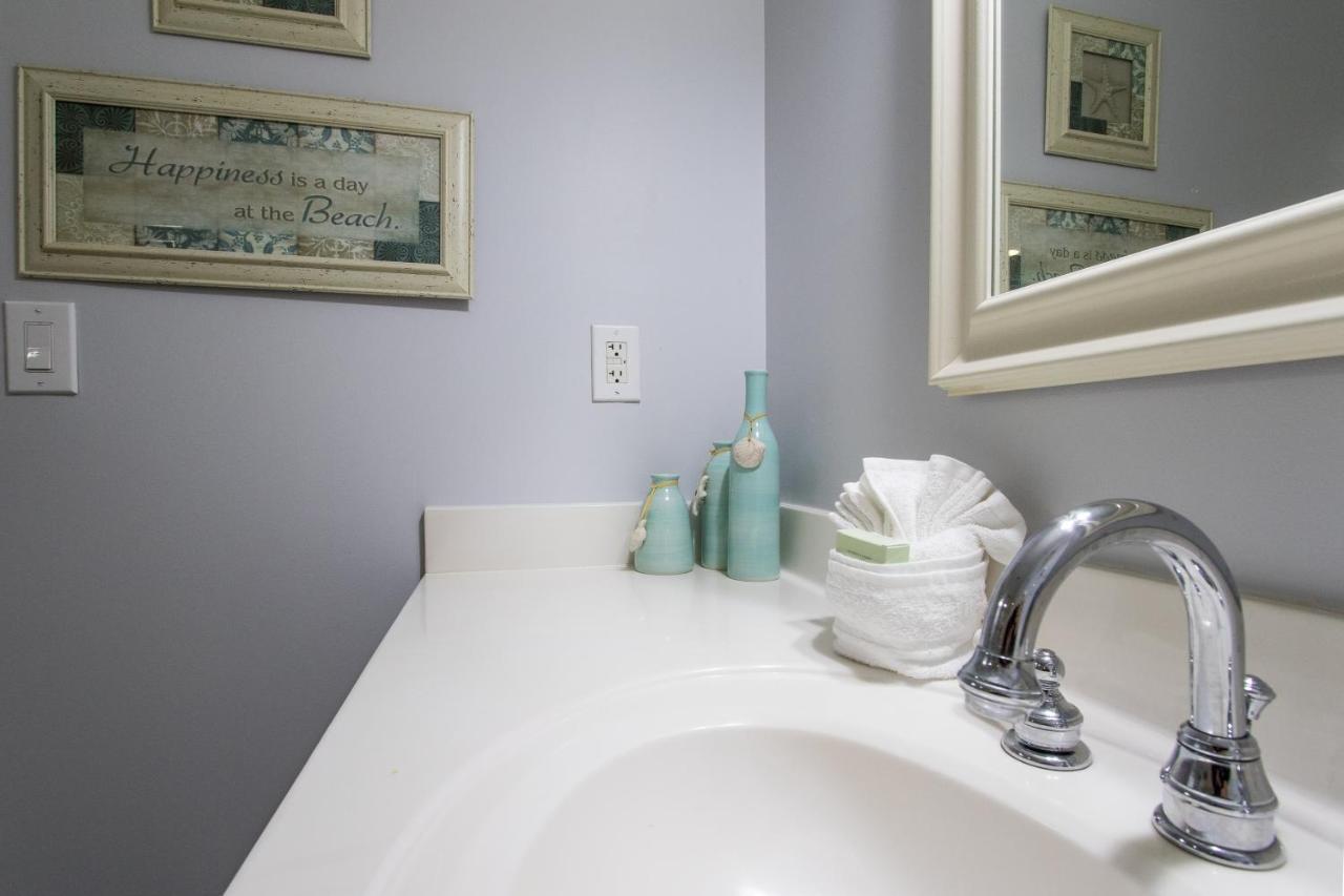 Gorgeous Gulf And Courtyard Views Rise Above It Waterscape A612 Apartment Fort Walton Beach