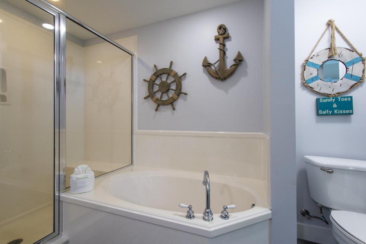 Gorgeous Gulf And Courtyard Views Rise Above It Waterscape A612 Fort Walton Beach