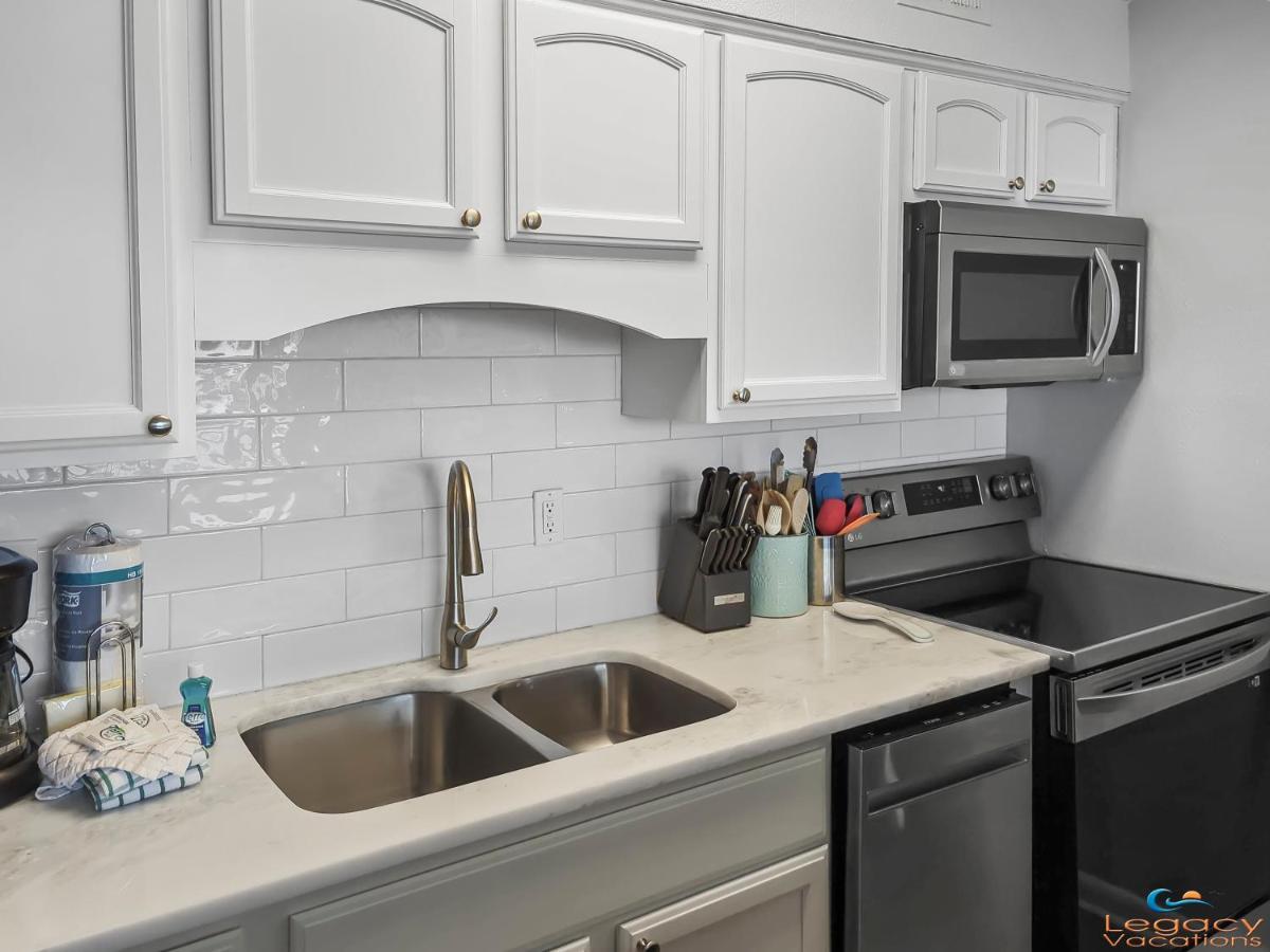 Is9-cozy Upstairs Beachfront - King Beds Apartment Fort Walton Beach